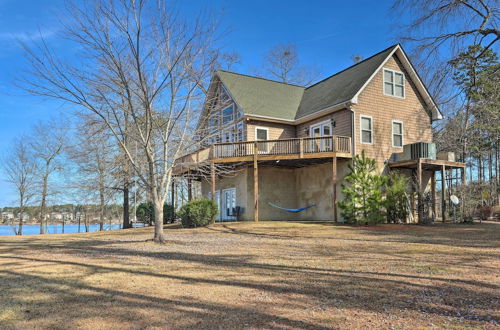 Foto 23 - Dreamy Ridgeway Home w/ Grill on Lake Wateree