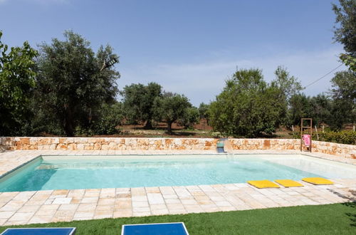 Photo 32 - Trullo Nonna Netta con Piscina Idromassaggio e Area Giochi