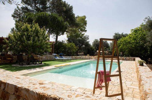 Photo 33 - Trullo Nonna Netta con Piscina Idromassaggio e Area Giochi