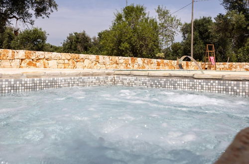 Foto 35 - Trullo Nonna Netta con Piscina Idromassaggio e Area Giochi