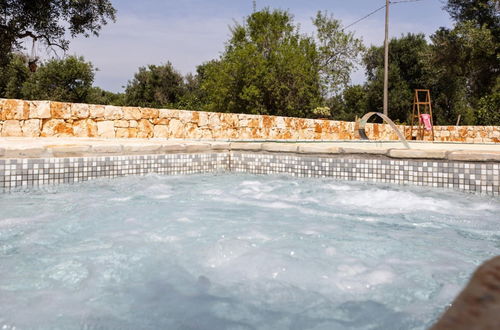 Photo 47 - Trullo Nonna Netta con Piscina Idromassaggio e Area Giochi