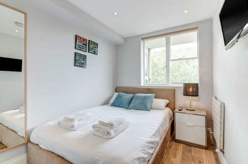 Photo 2 - Luxury 3 Bedrooms Flat in Central London