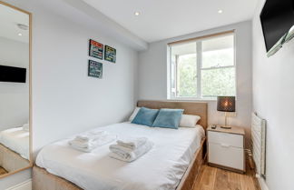 Photo 2 - Luxury 3 Bedrooms Flat in Central London