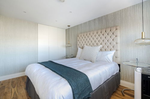 Photo 11 - Luxury 3 Bedrooms Flat in Central London