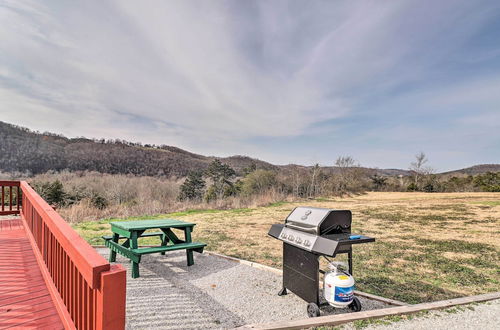 Photo 2 - Cheery Pet-friendly Studio w/ Shared Fire Pit