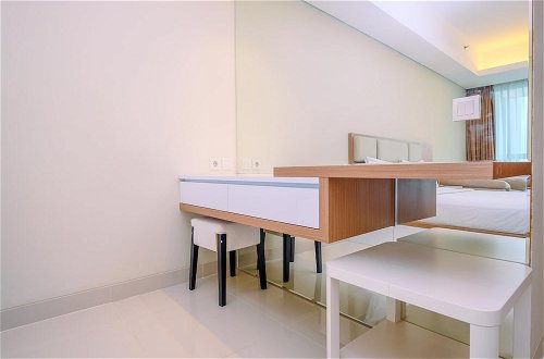 Photo 7 - Cozy Living And Spacious Studio At 28Th Floor Kemang Village Apartment