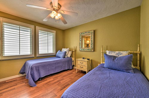 Photo 19 - Bright Coastal Condo: Walk to Lido Key Beach