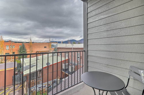 Foto 14 - Sleek Columbia Falls Condo: Centrally Located