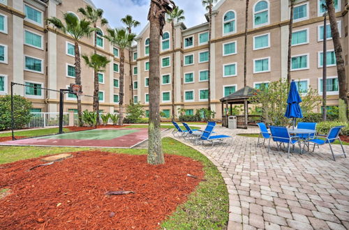 Photo 7 - Modern Orlando Condo - 1 Mi to Disney World