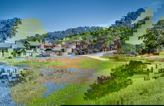 Foto 1 - Missouri Castle w/ Private Lake, Pool & 100 Acres
