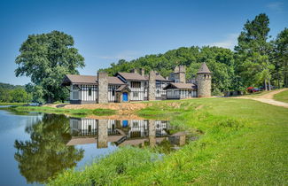 Foto 1 - Missouri Castle w/ Private Lake, Pool & 100 Acres