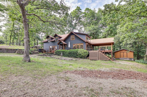 Photo 18 - Pet-friendly Garfield Cabin on Beaver Lake