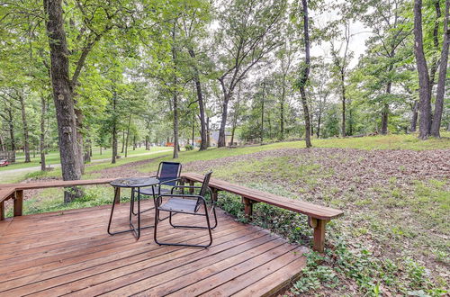 Foto 6 - Pet-friendly Garfield Cabin on Beaver Lake