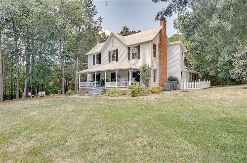 Foto 1 - Historic & Charming Pittsboro Home w/ Fireplaces