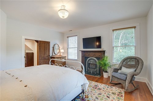 Foto 28 - Historic & Charming Pittsboro Home w/ Fireplaces