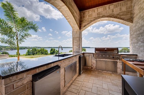 Foto 20 - Groveland Home w/ Pool: Luxurious Lakefront Oasis