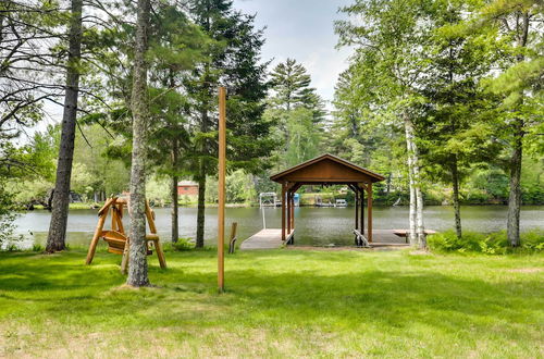 Foto 10 - Waterfront Eagle River Home w/ Dock + Fire Pit