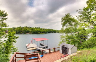 Foto 1 - Family-friendly Lake Getaway w/ Dock Near KC