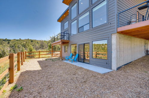 Photo 5 - Newly Built, Modern Alton Cabin on 4 Acres