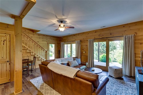 Photo 29 - Spacious Nebo Cabin w/ Game Room & Hot Tub