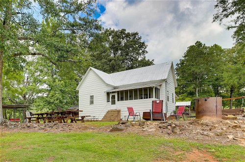 Foto 28 - Secluded Lineville Farmhouse: 2 Mi to Lake Wedowee