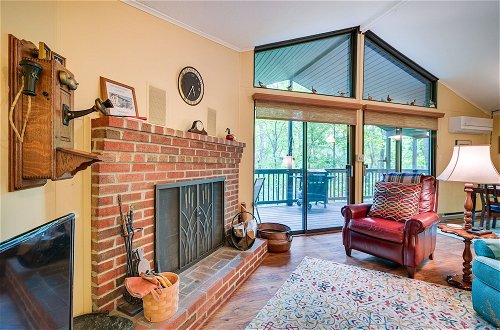 Foto 22 - Charming Hedgesville Retreat w/ Deck + Fireplace