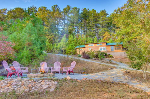 Foto 1 - Mill Spring Log Cabin w/ Decks & Hot Tub