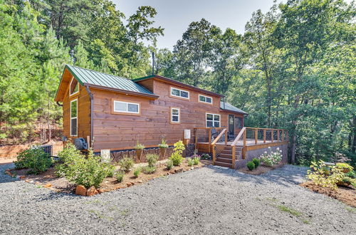 Foto 14 - Mill Spring Log Cabin w/ Decks & Hot Tub