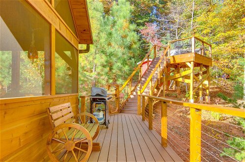 Foto 24 - Mill Spring Log Cabin w/ Decks & Hot Tub