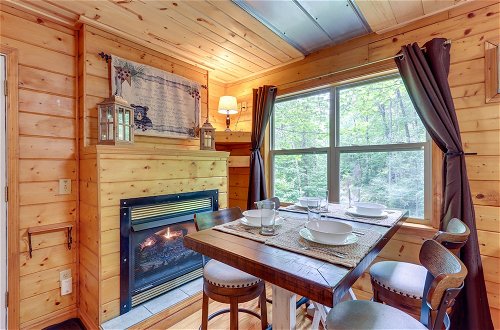 Foto 18 - Remote Escape: Murphy Cozy Cabin in the Woods