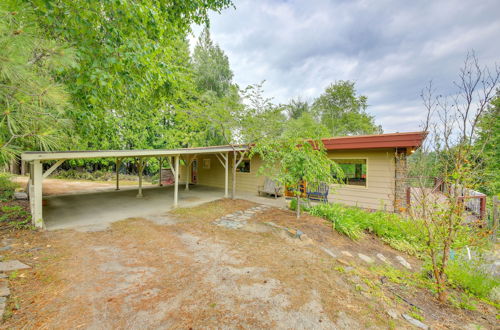 Photo 4 - Cozy Home w/ Large Backyard Near Lake Pond Oreille