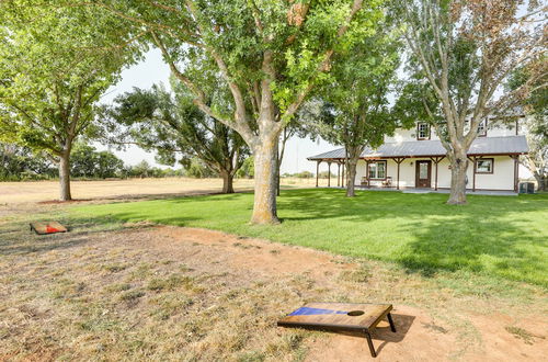 Foto 16 - Remodeled Farmhouse on 18 Acres: 8 Mi to Elgin