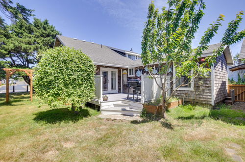 Photo 32 - Coastal Lincoln City Home w/ Spacious Deck