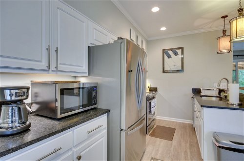 Photo 15 - Lakefront Mccormick Townhome w/ Gas Grill