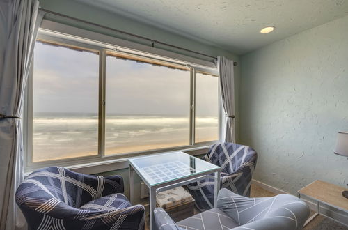 Photo 14 - Prime Coastal Retreat on Lincoln City Beach