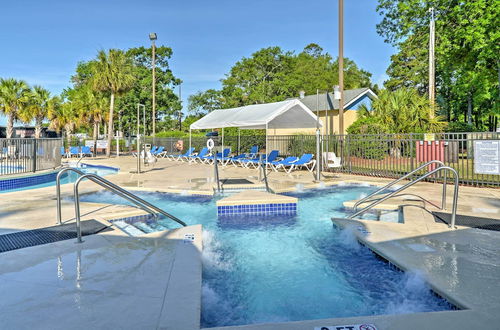 Photo 6 - Beachfront Penthouse: Pools, Tennis Courts, Views