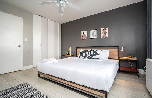 ATL Downtown 2BR with Free Parking Gym - Photo 9