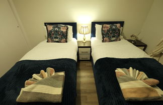 Foto 3 - Inviting 2-bed Apartment in Rhos-on-sea Sleeps 6