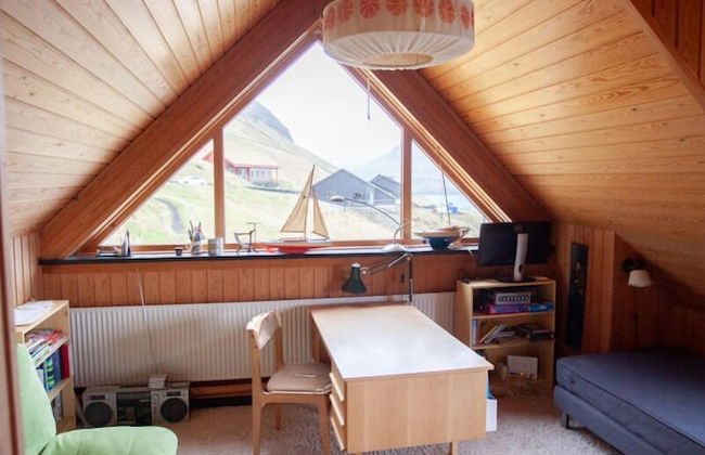 Idyllic Vacation Home With A Breathtaking View - Photo 2