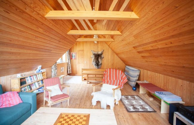 Idyllic Vacation Home With A Breathtaking View - Photo 9