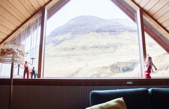 Idyllic Vacation Home With A Breathtaking View - Photo 10