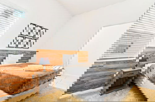 Foto 5 - Spacious 12-bed Villa With Pool & Resort Amenities