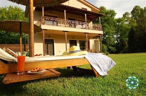 Foto 21 - Luxury Villa Nefeli w Private Pool