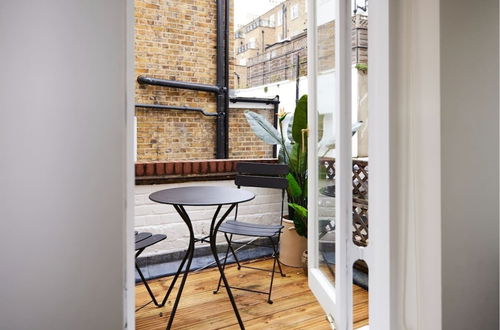 Photo 22 - The South Kensington Wonder - Trendy 3bdr House With Garden