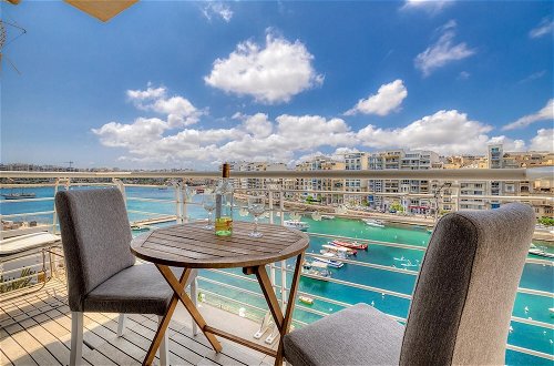 Photo 2 - Exquisite Seafront Apart in Spinola Bay St Julians