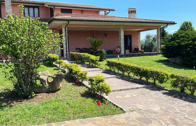 Nel verde, a mezz'ora dal centro di Roma - Foto 1