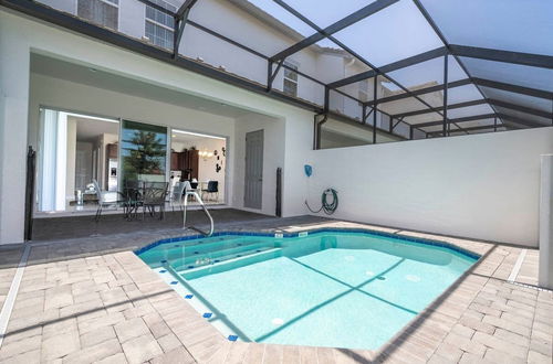 Foto 46 - Fabulous Vacation Home w Screened Pool Close To Disney 146