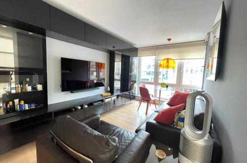 Photo 11 - Central & Stylish 1BD Flat - City of London