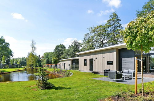 Foto 16 - Modern Chalet With Nice Sliding Doors Near Lochem