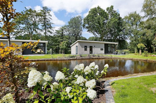 Foto 13 - Modern Chalet With Nice Sliding Doors Near Lochem